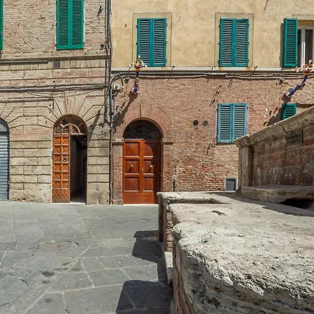 La Danza Delle Farfalle * سيينا