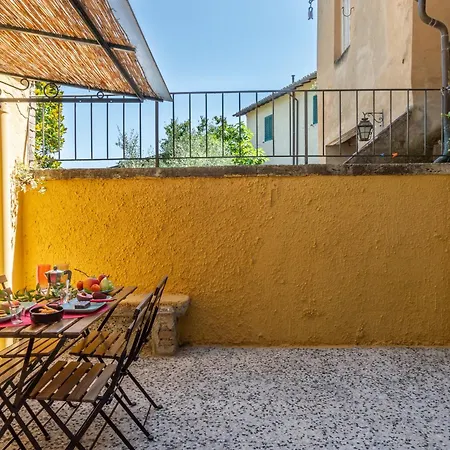 La Danza Delle Farfalle * سيينا